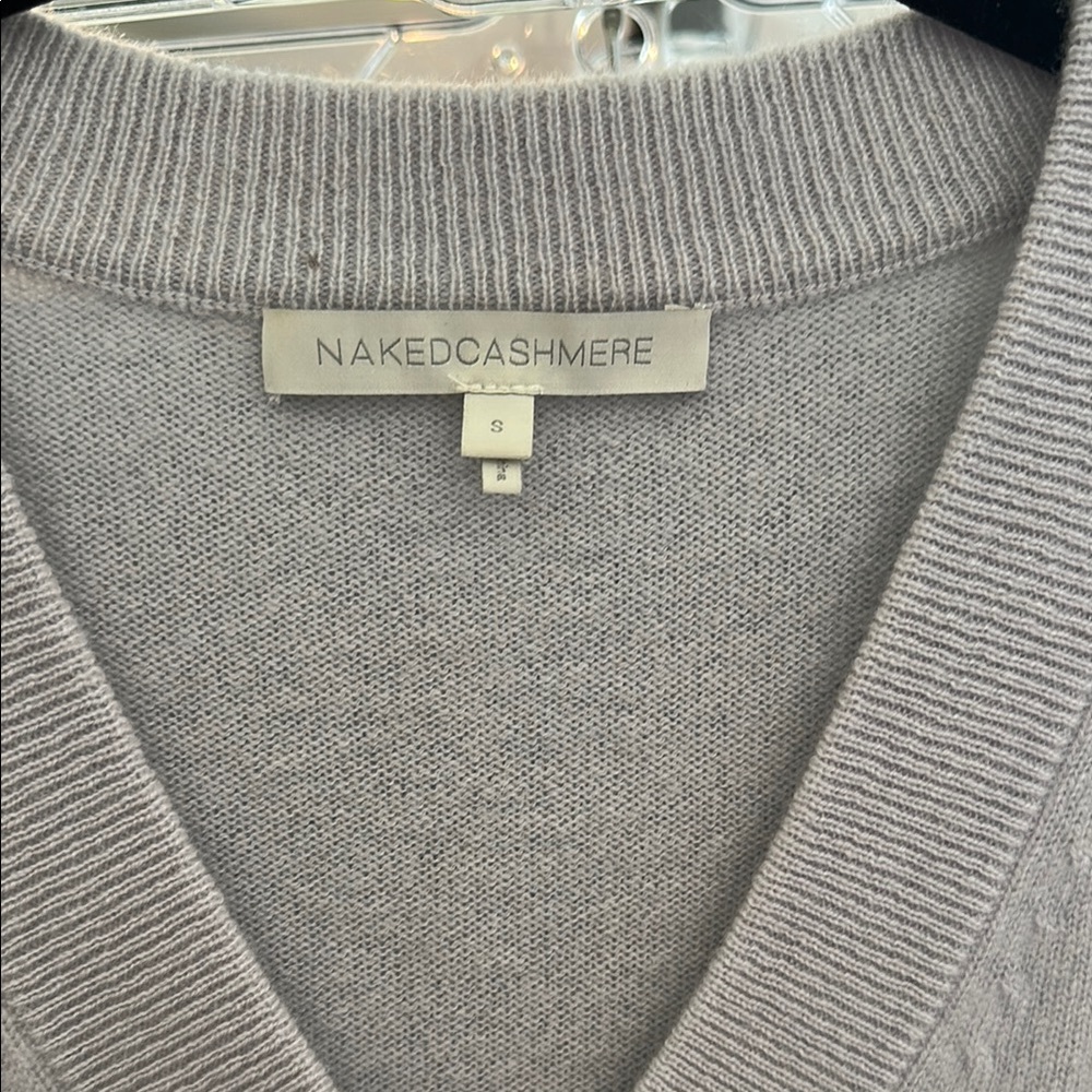 Elegant NAKED CASHMERE Gray cashmere V-Neck Sweater - Picture 2 of 4
